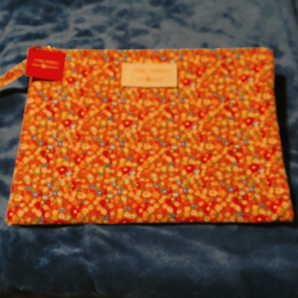 Shiseido by Tory Burch Make-Up Bag with wristlet.